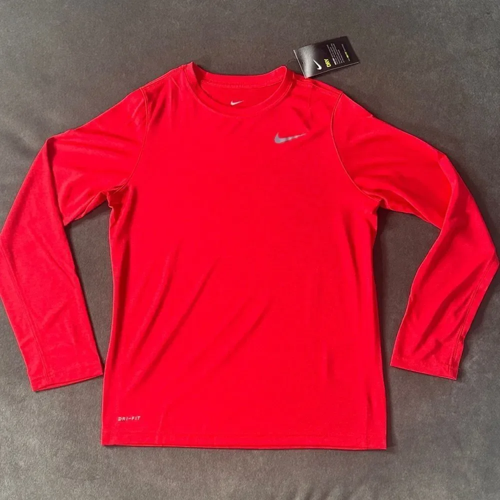 Nike Dry Boys Red Training Top Long Sleeve Athletic Fit Size XL 840177-657 NWT